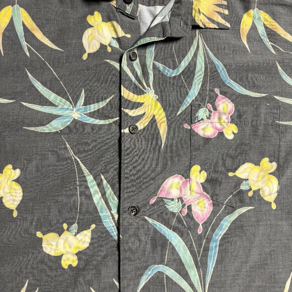 Vissla Mens Button Down Shirt Size X-Large Grey Floral Vacation Resortwear - Picture 5 of 15
